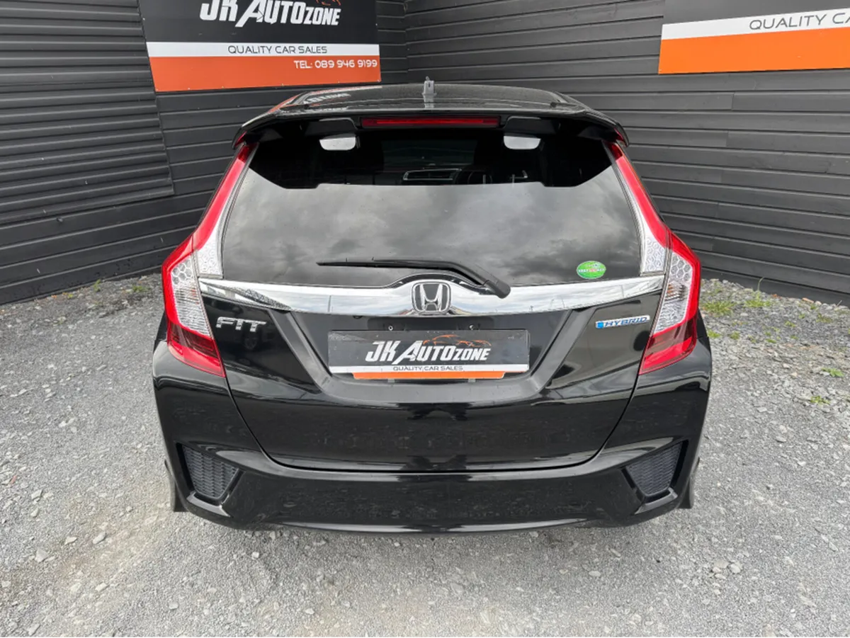 Honda Fit 1.5 HYBRID AUTO 5DR - Image 3