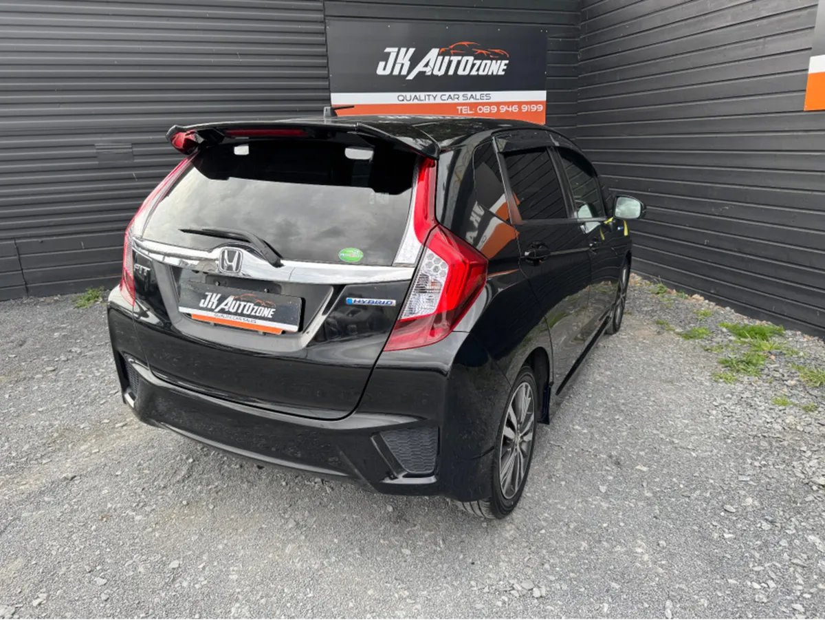 Honda Fit 1.5 HYBRID AUTO 5DR - Image 4