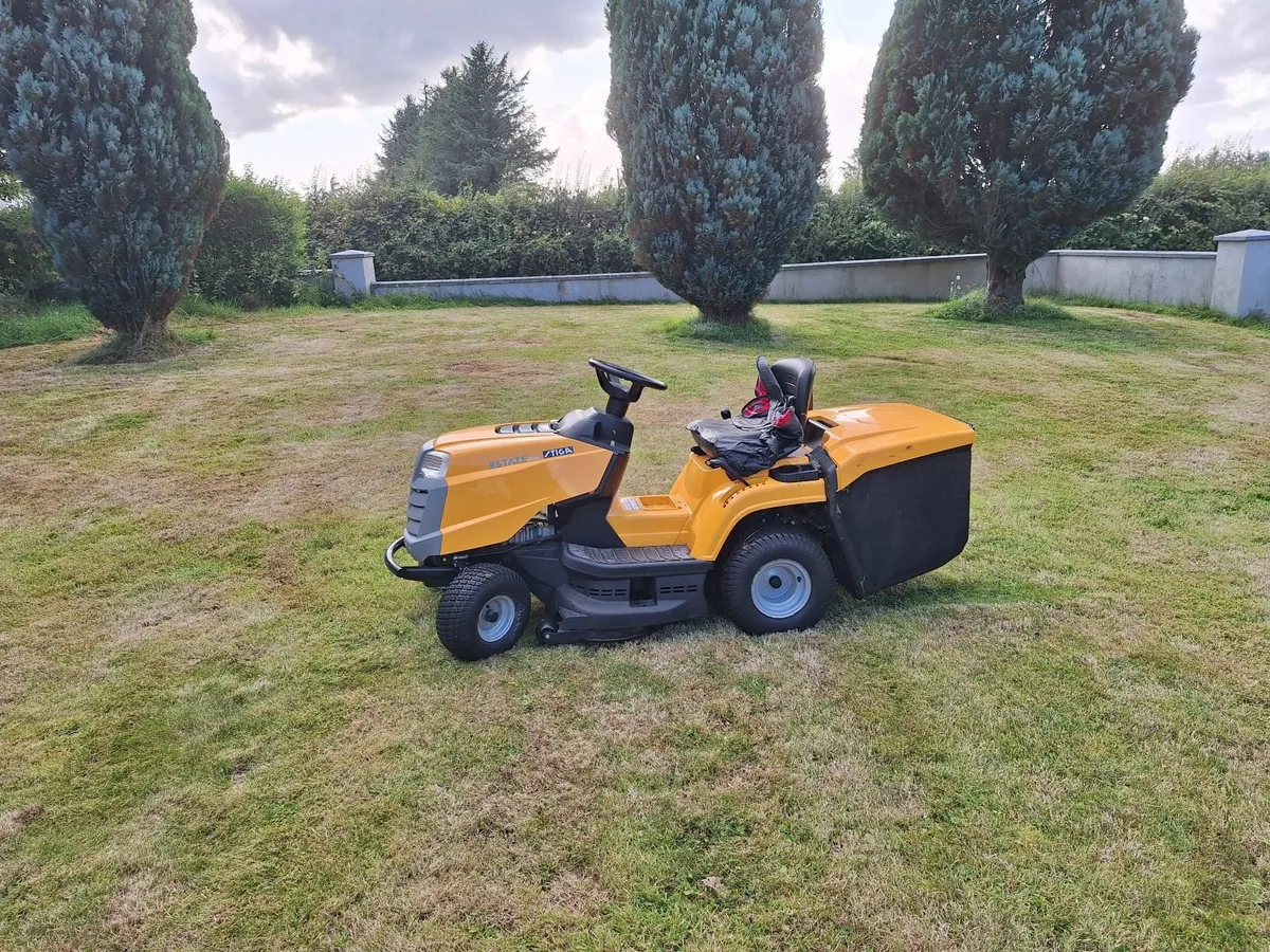 Stiga estate Ride on Lawnmower - Image 1