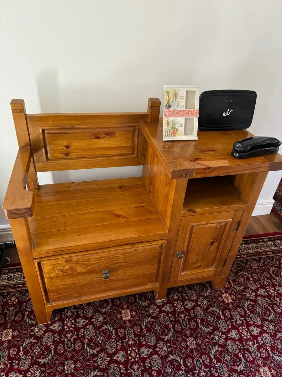 Phone table - Image 1