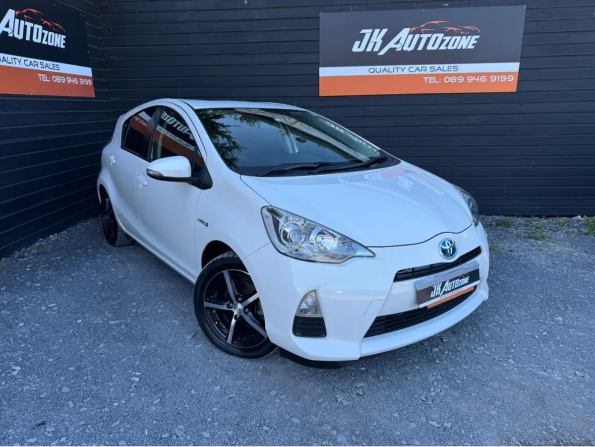Toyota Aqua 1.5 HYBRID AUTO - Image 1