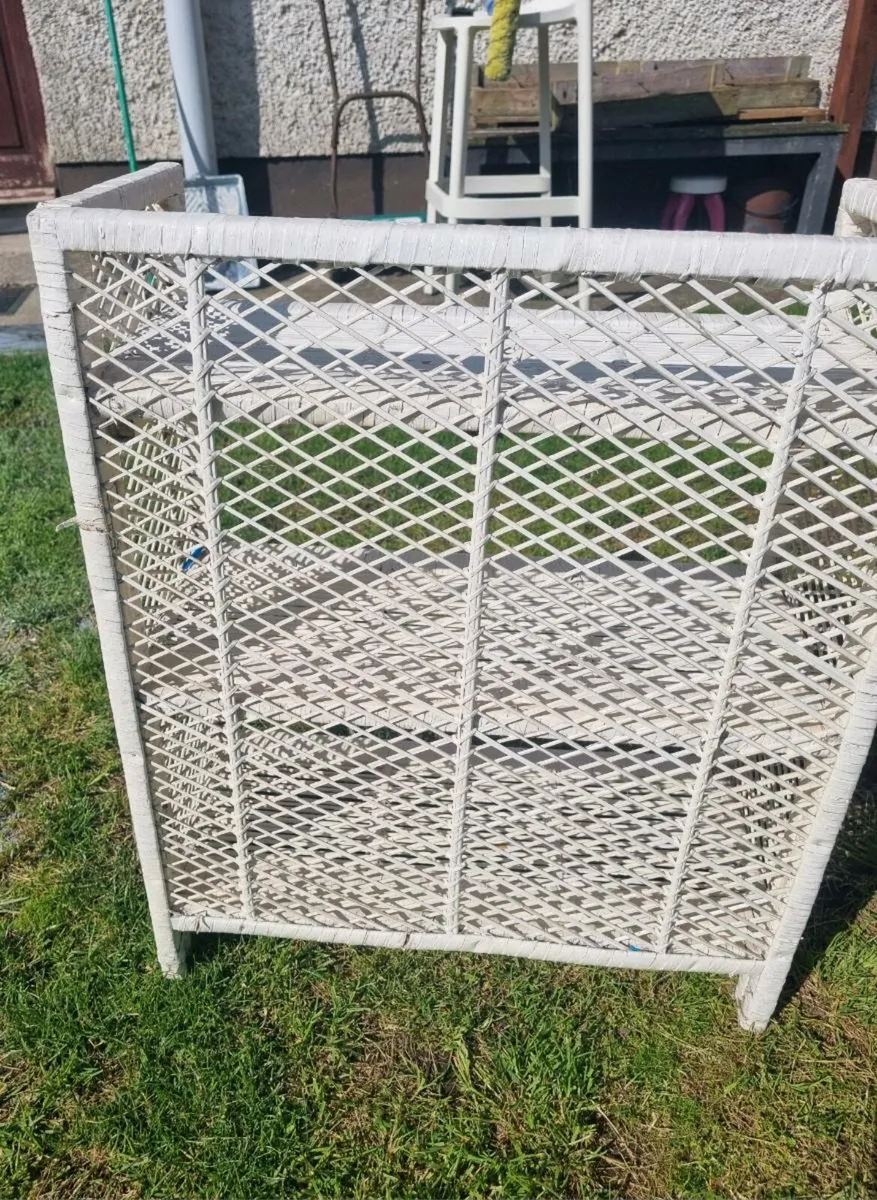 Cane shelves - Image 2