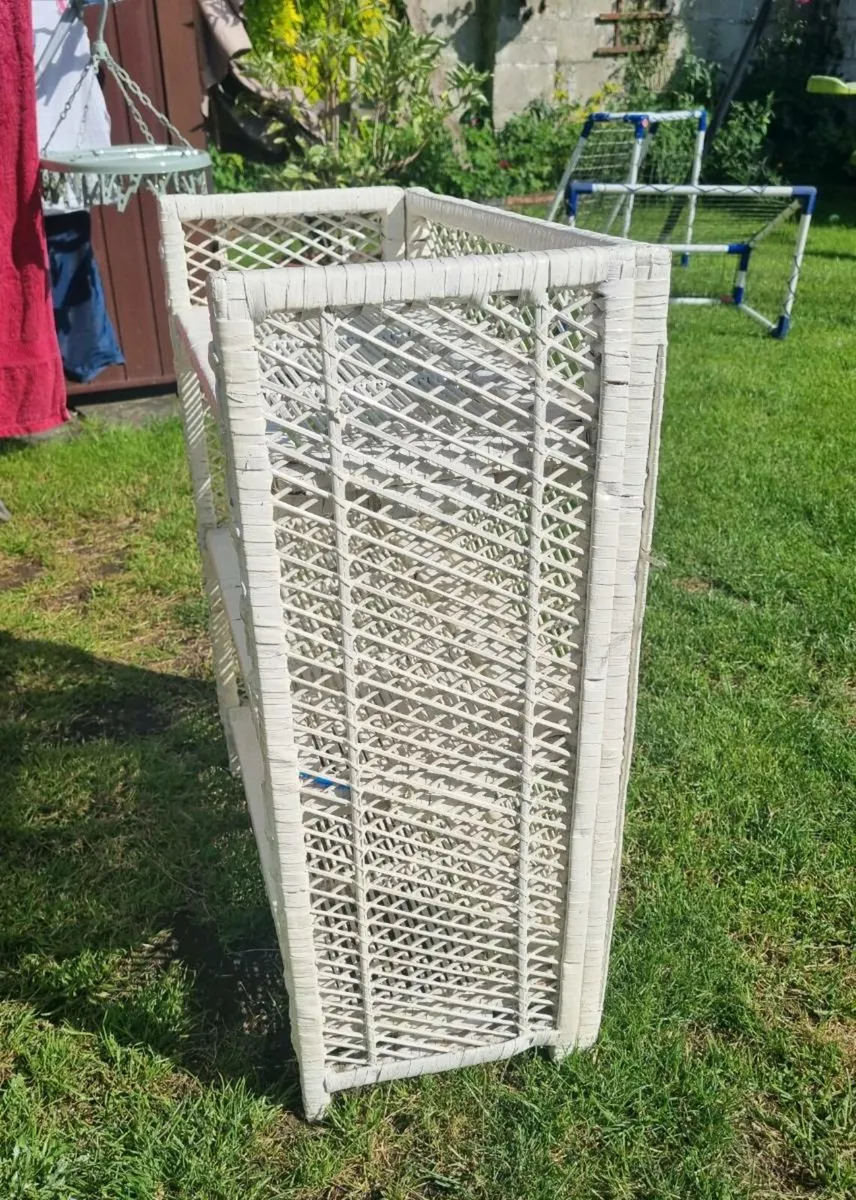 Cane shelves - Image 3