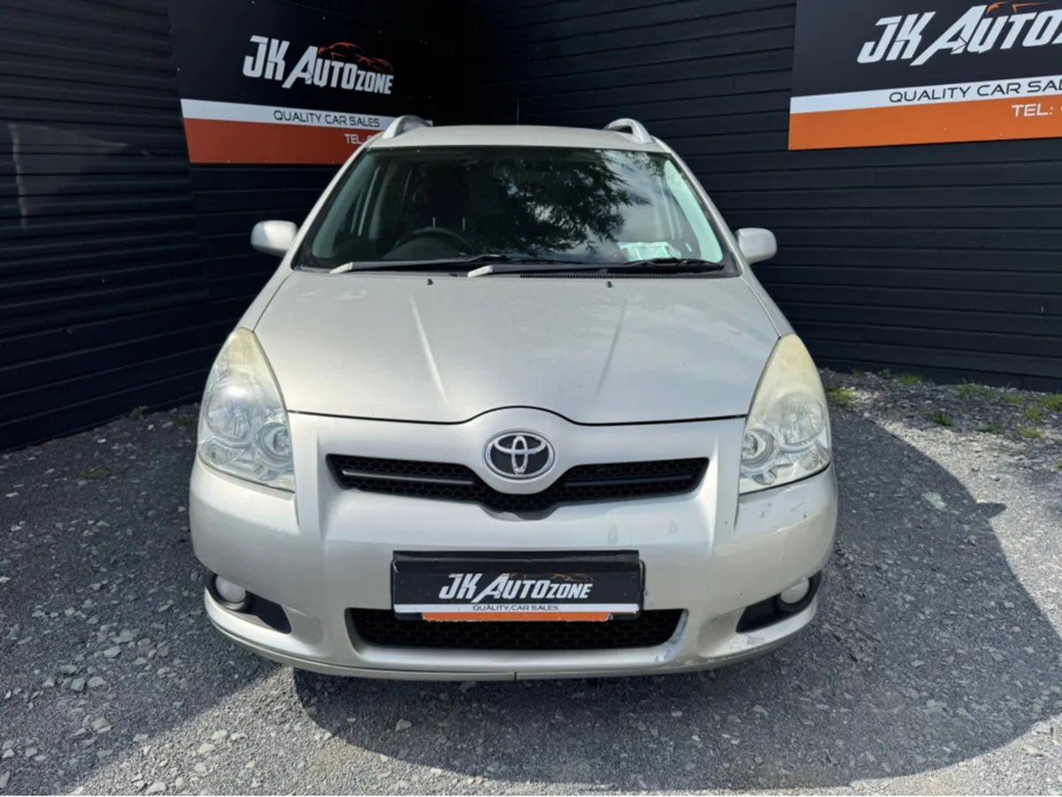 Toyota Corolla VERSO 1.6 LUNA 7 SEATER - Image 2