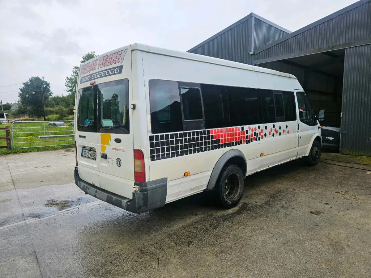 Minibus - Image 2