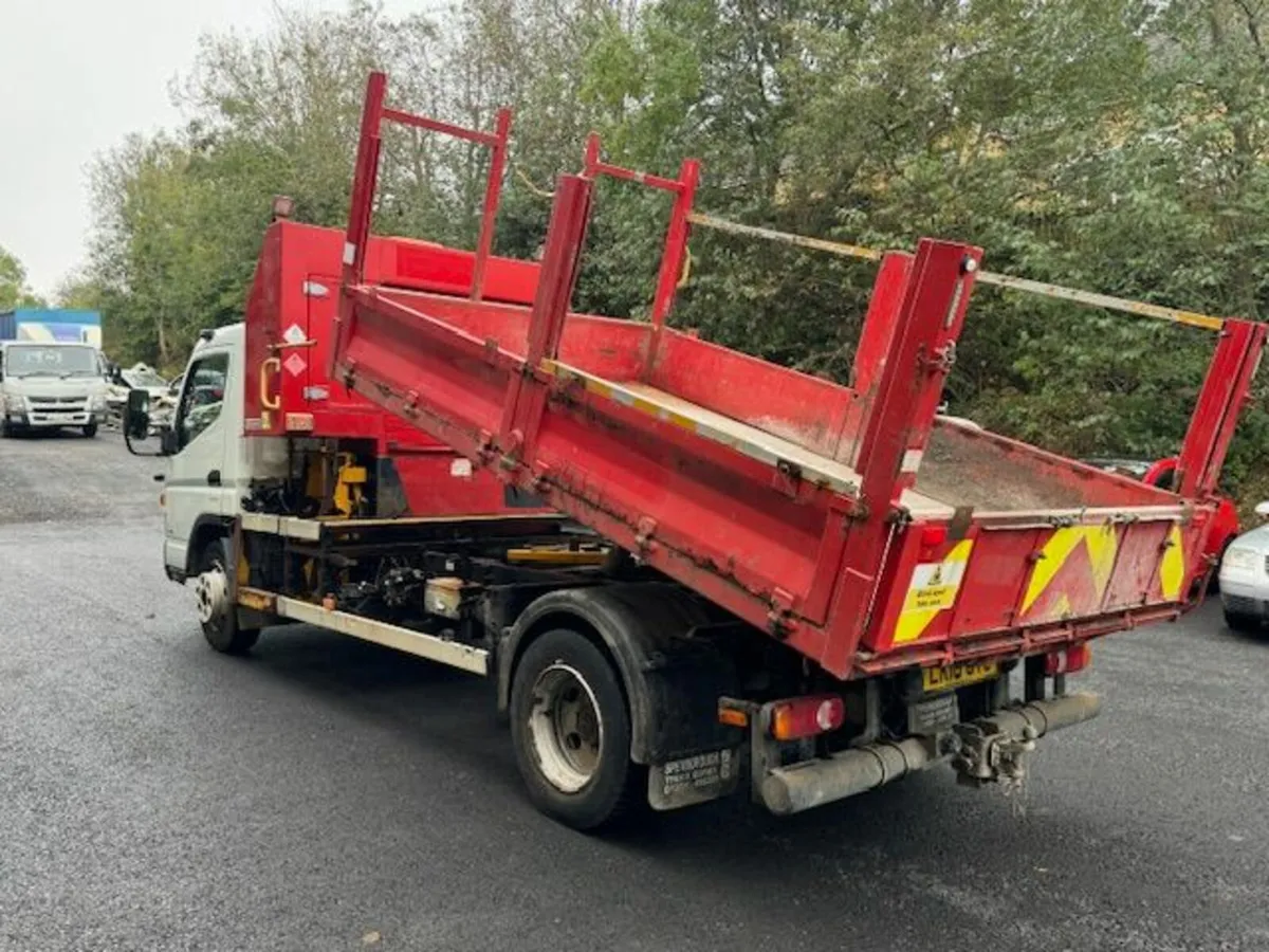2018 Mitsubishi Canter / Fuso 7.5 Ton Tipper - Image 3