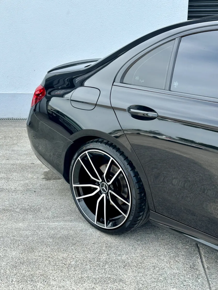 2017 Mercedes-Benz E-Class 220 AMG SPORT - Image 4
