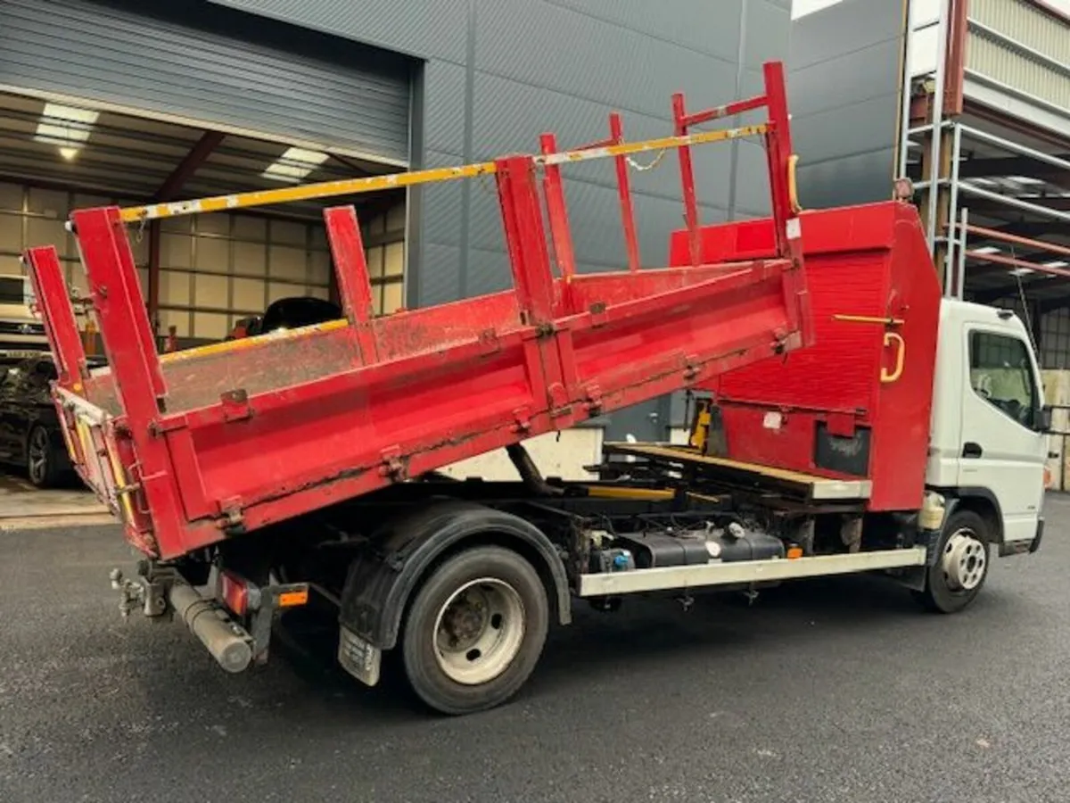 2018 Mitsubishi Canter / Fuso 7.5 Ton Tipper - Image 4