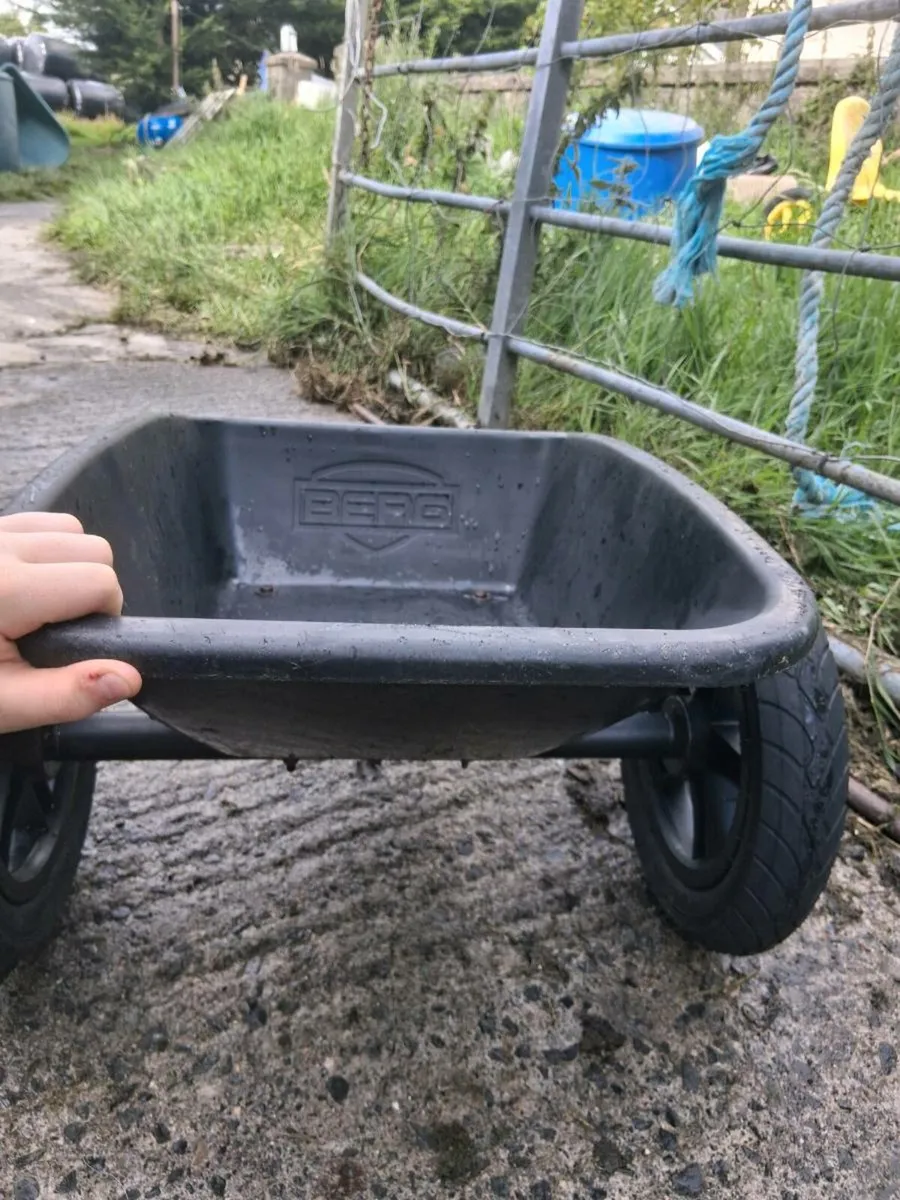 2nd hand kids berg trailer - Image 2