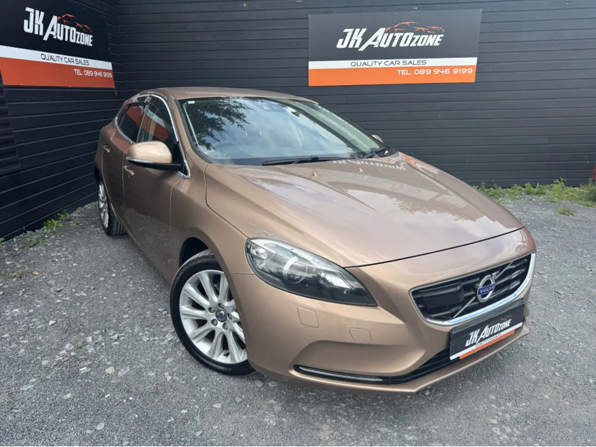 Volvo V40 1.6 T4 SE - Image 1