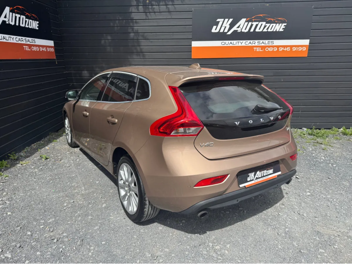 Volvo V40 1.6 T4 SE - Image 4
