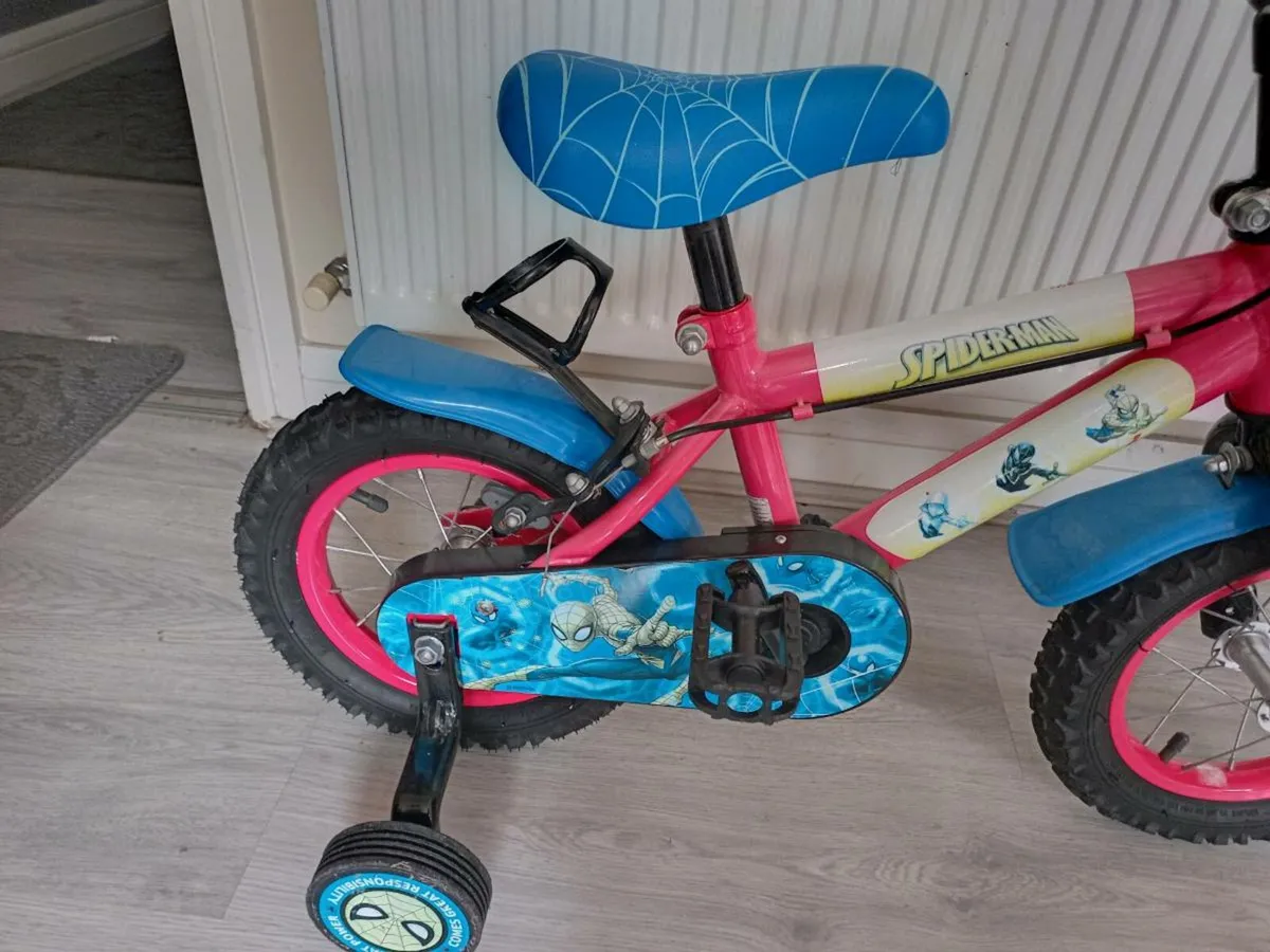 Kids spider man bike size 12 inch wheels - Image 3