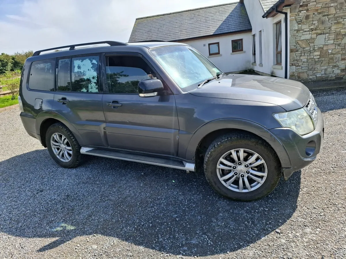 Mitsubishi Pajero 3.2L - Image 3