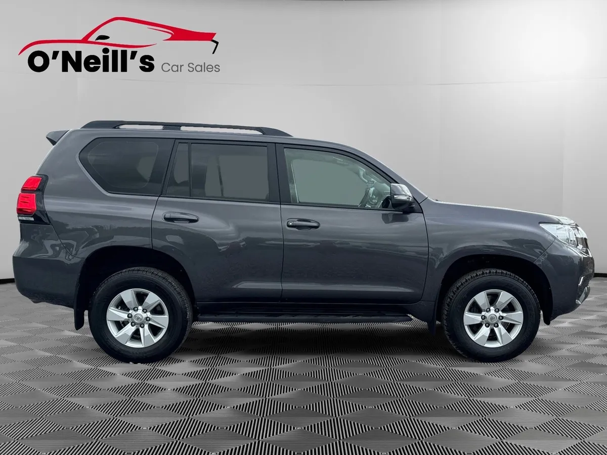 Toyota Land Cruiser 2024  LWB AUTO 5 SEATS - Image 3