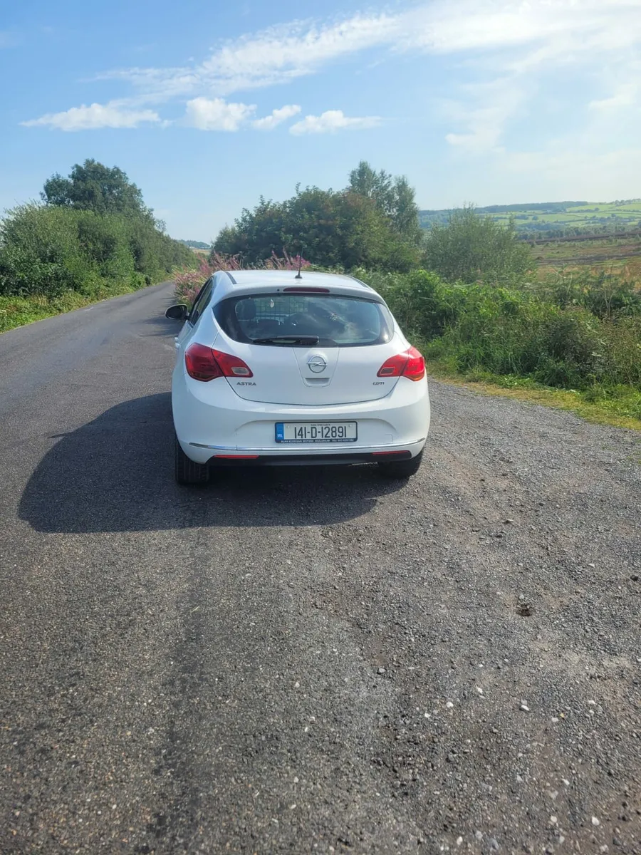 Opel Astra 2014 Car Van - Image 4