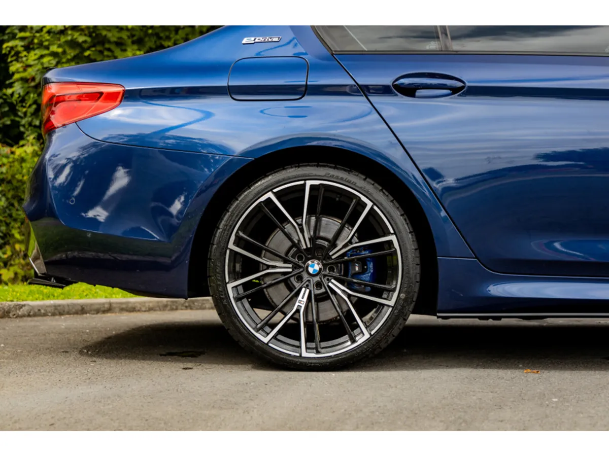 BMW 5-Series 530E M SPORT M PERFORMANCE *1 YEAR UN - Image 3