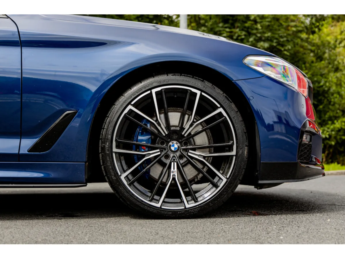 BMW 5-Series 530E M SPORT M PERFORMANCE *1 YEAR UN - Image 4
