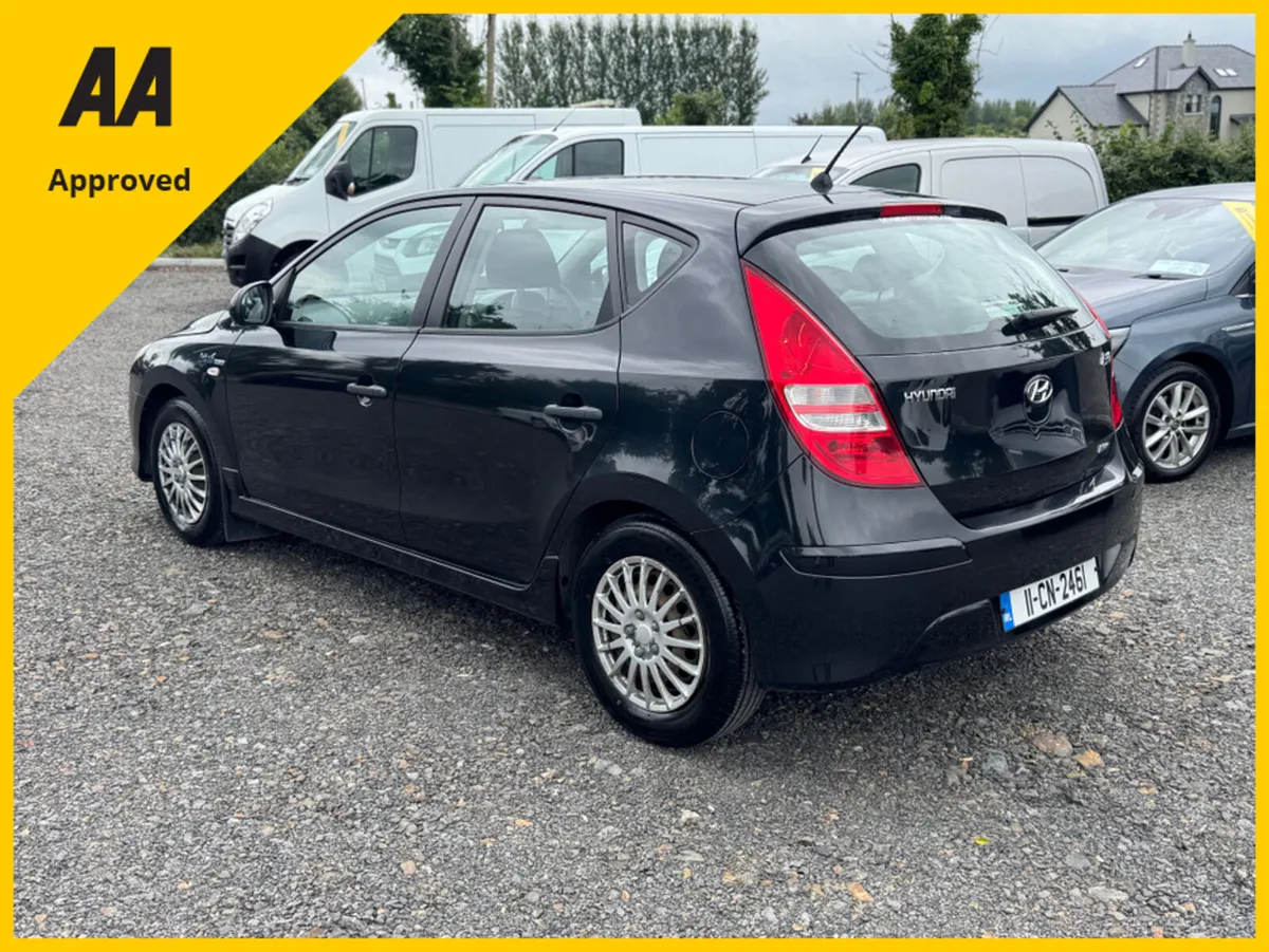 Hyundai i30 1.6 CRDI CLASSIC 90PS ISG 5DR - Image 4
