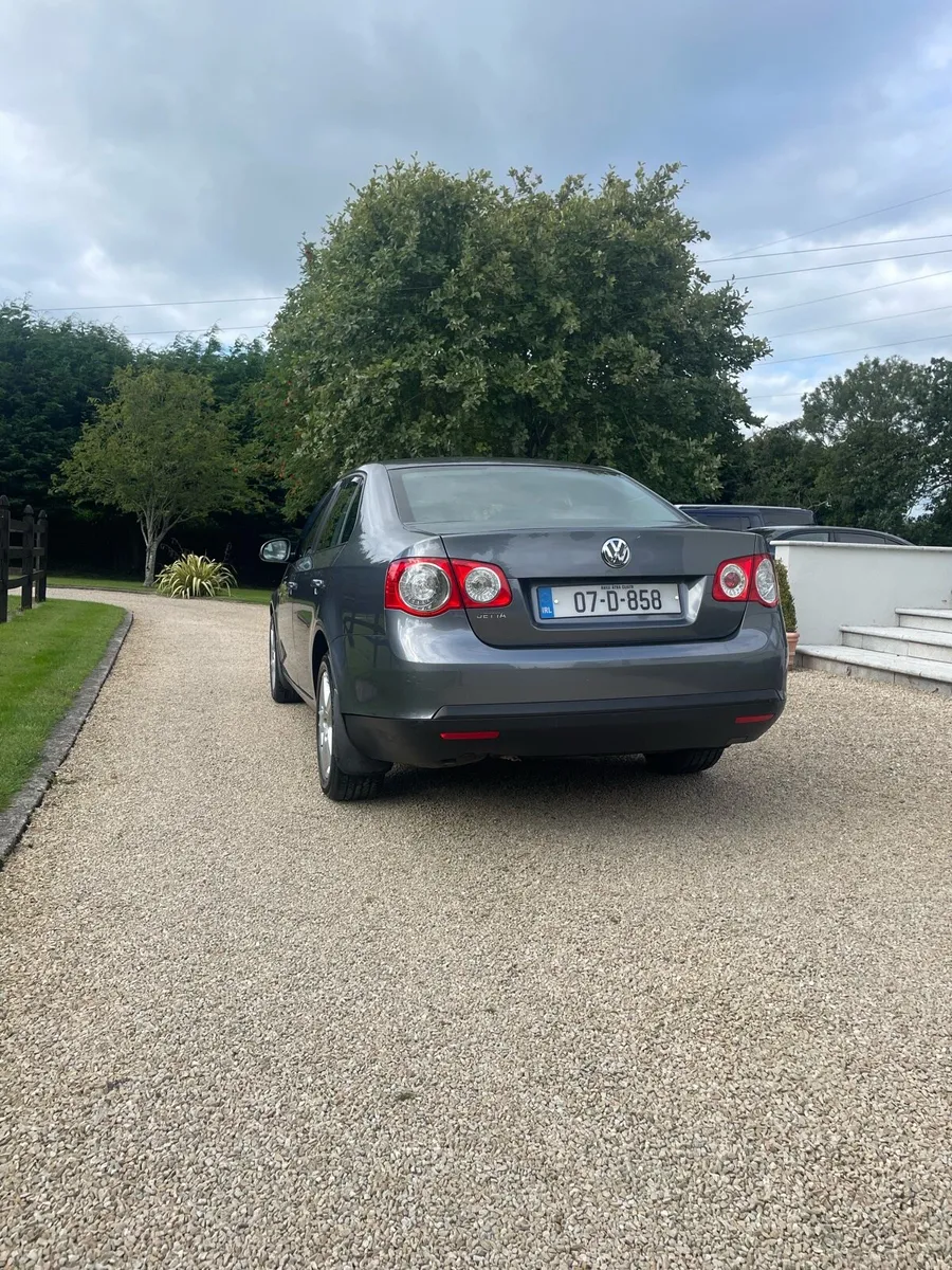 Volkswagen Jetta ( low kilometres) - Image 4