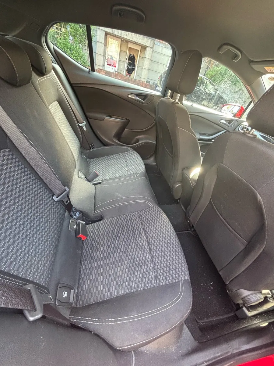 Vauxhall Astra 2017 1.6 Diesel - Image 4