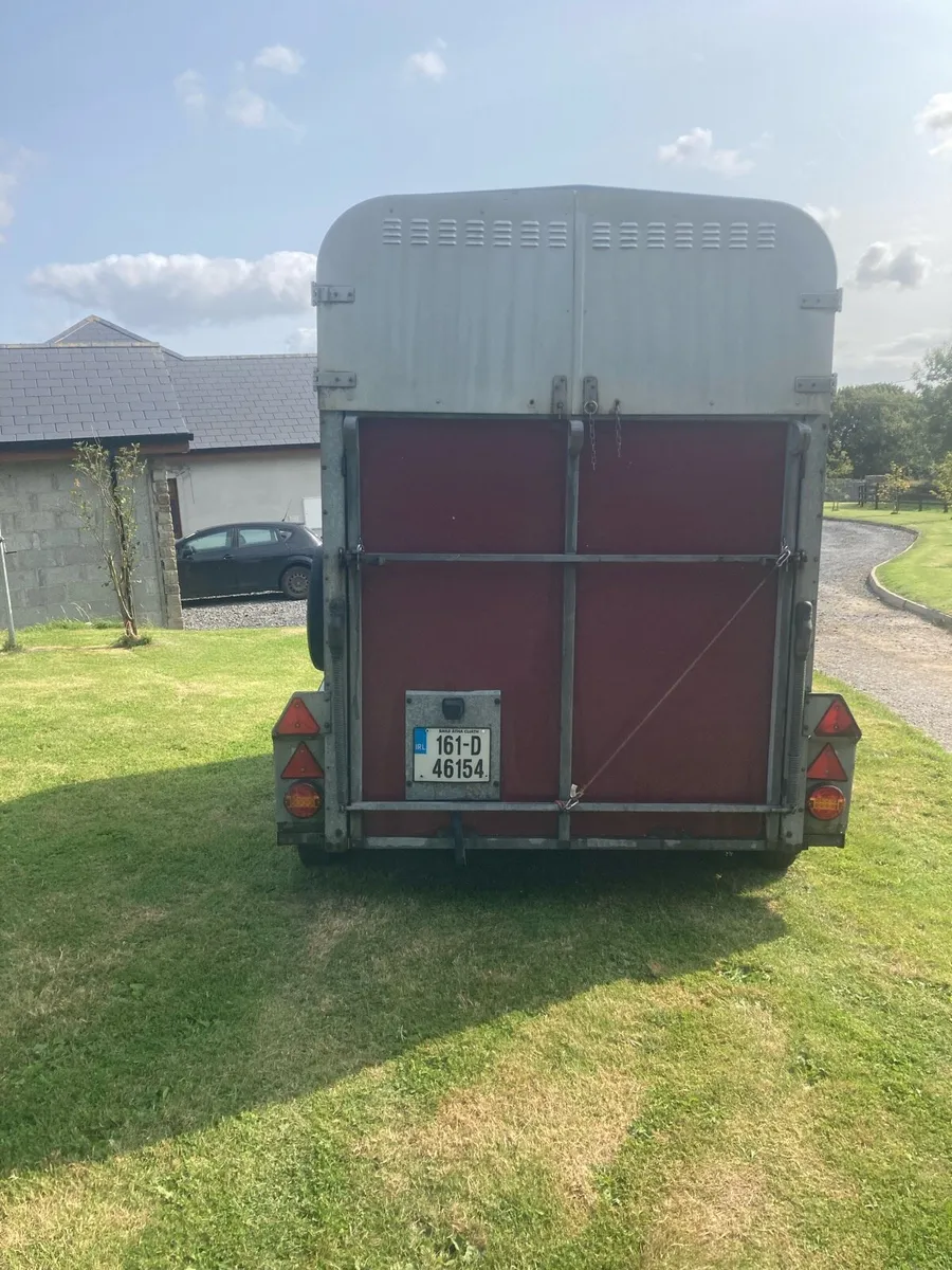 505 horse box - Image 2