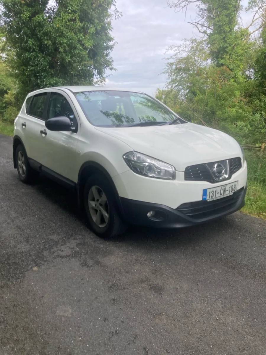 131 Nissan Qashqai 1.5 XE 4 door - Image 1