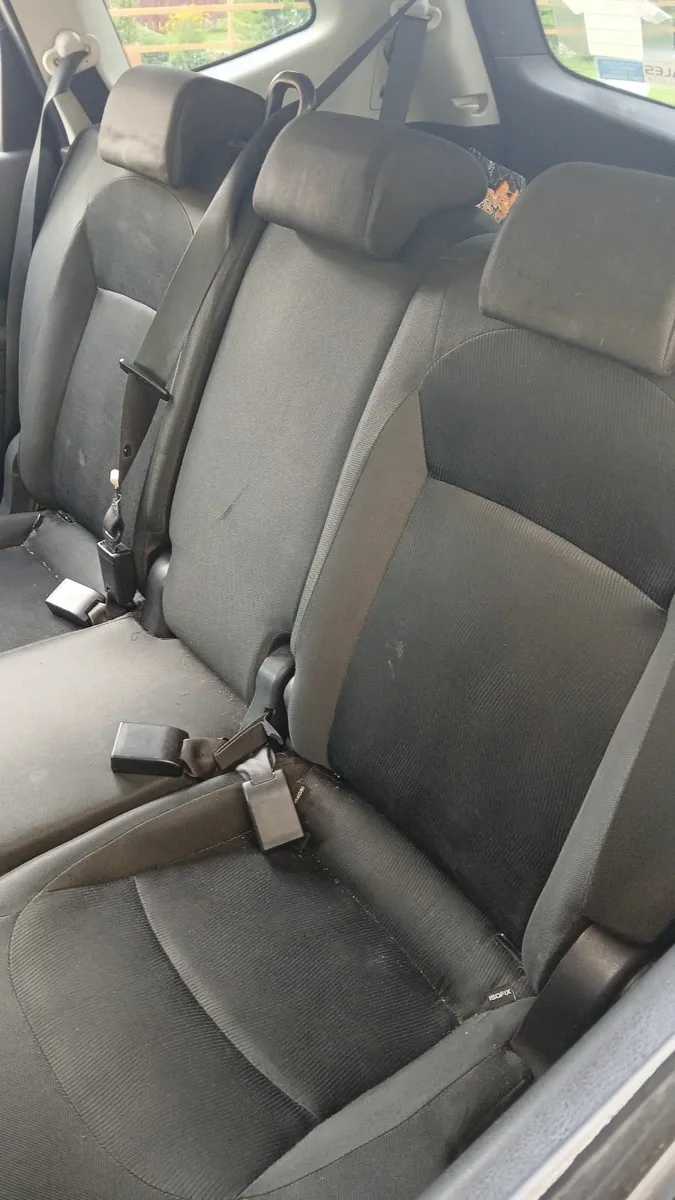 Nissan Qashqai+2 2012 - Image 2