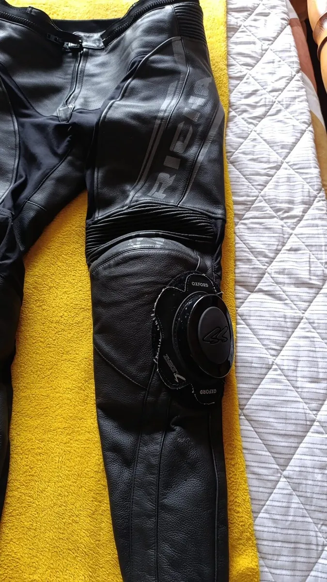 Richa  men’s leather trousers - Image 3