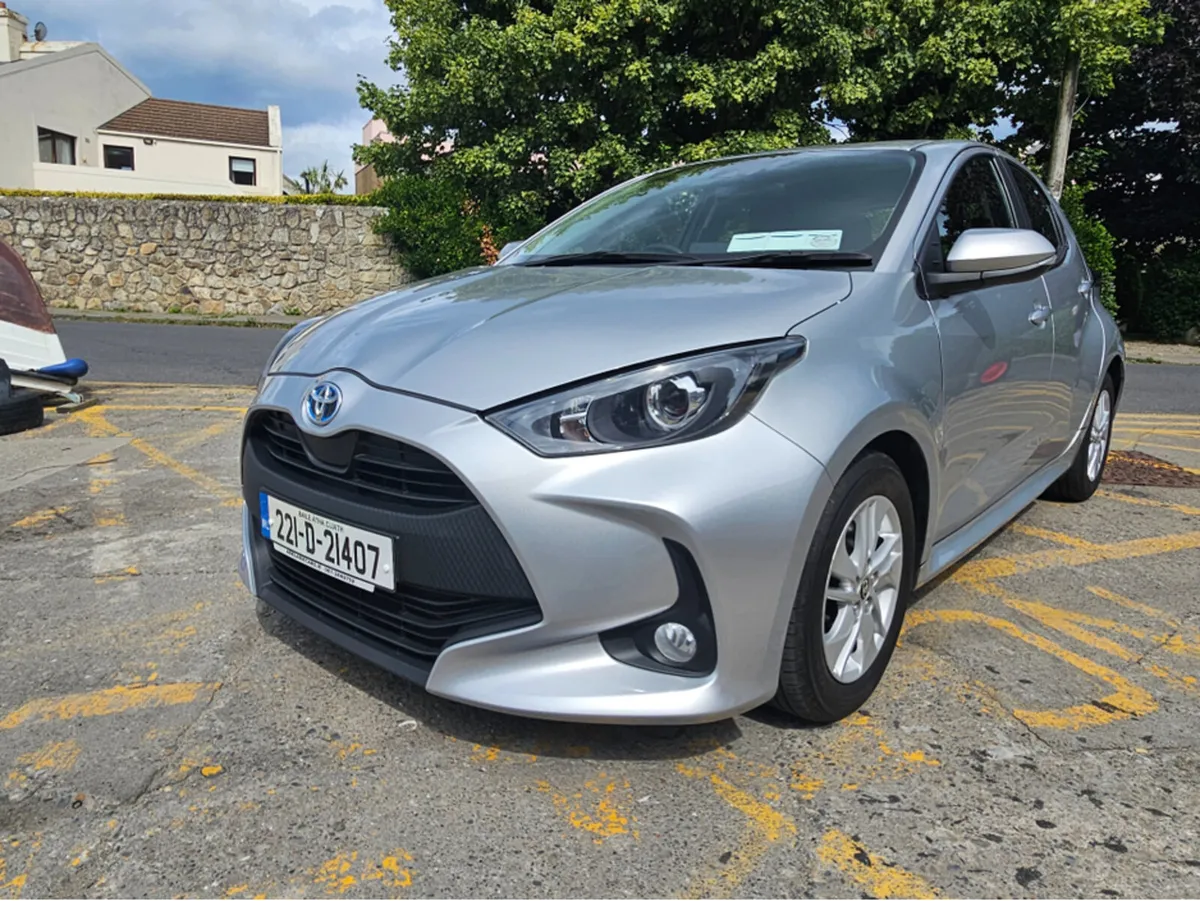 Toyota Yaris ** DEPOSIT TAKEN ** HYBRID LUNA 4DR A - Image 2