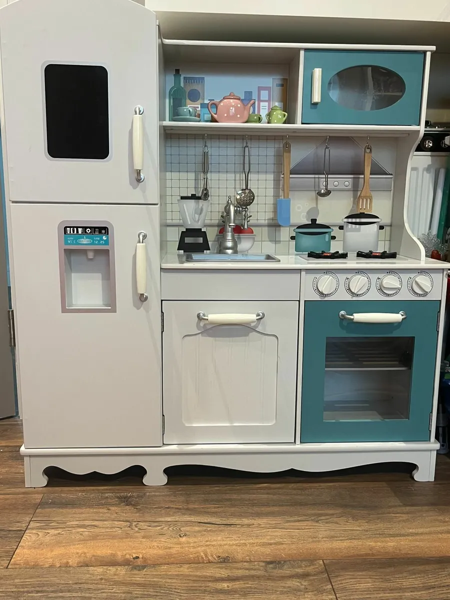 Toy Kitchen - Image 1