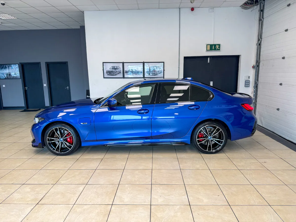 BMW 330e Msport Pro - Image 4