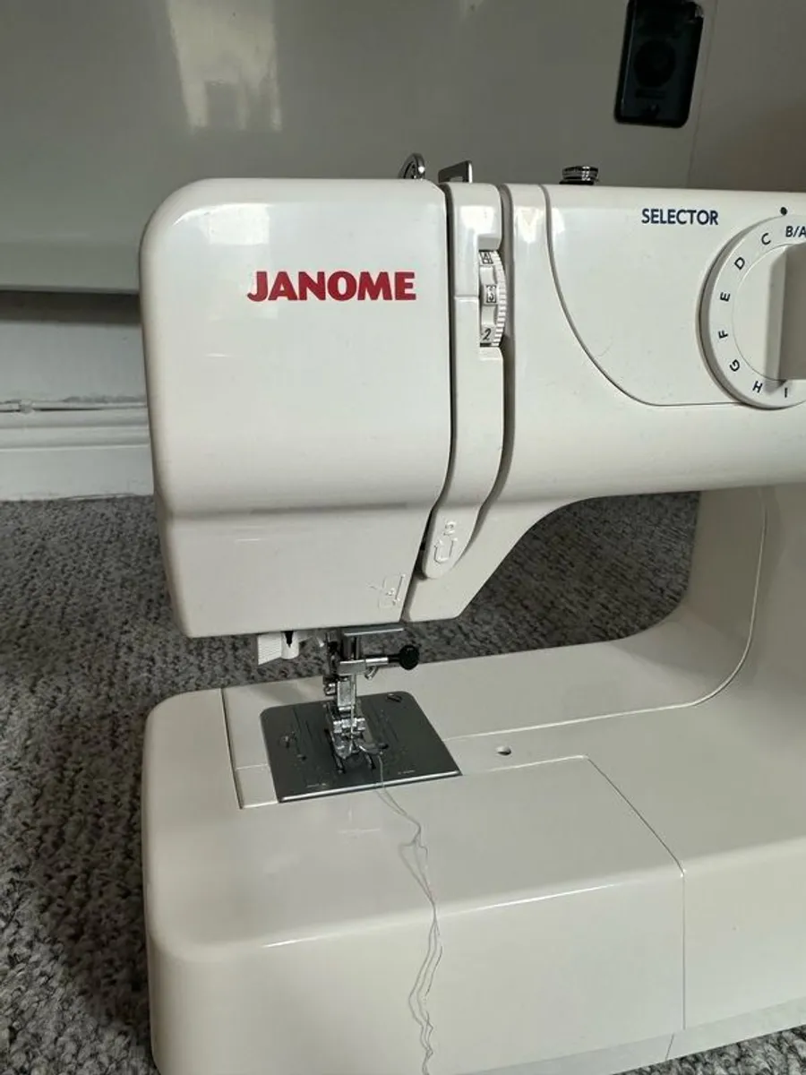 Janome J3-24 Sewing Machine - Image 2