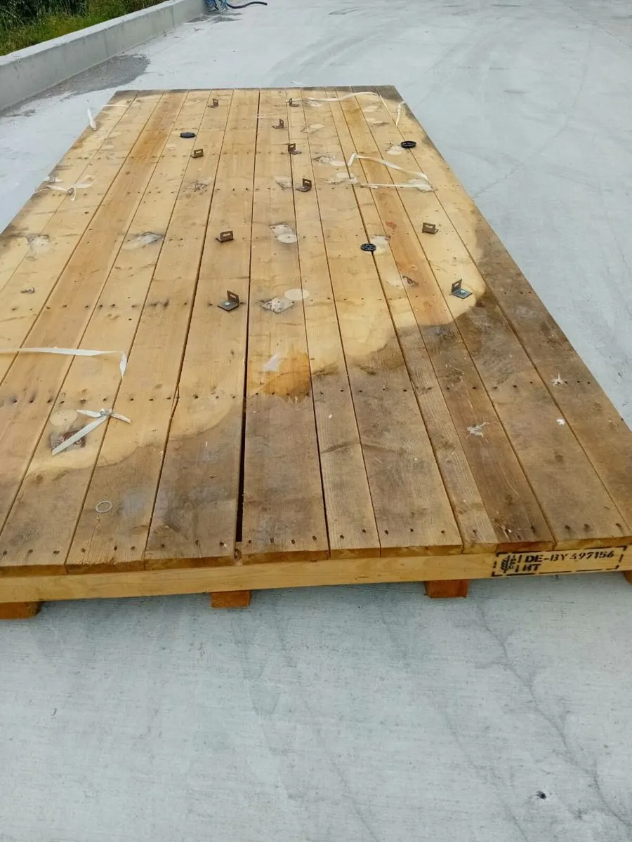 Wood pallets - Image 1