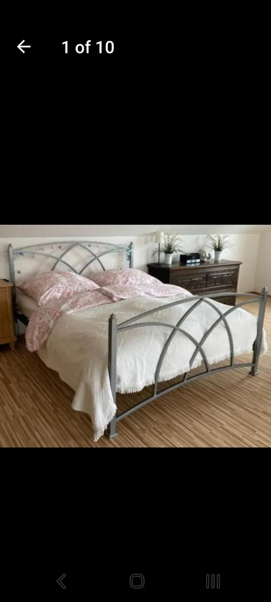 4 feet double bed frame - Image 1