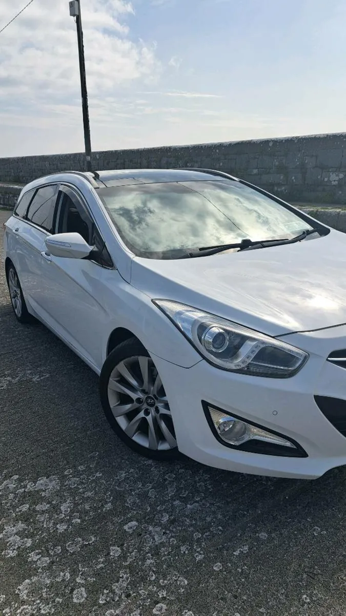 Hyundai i40 estate 116000 miles - Image 2