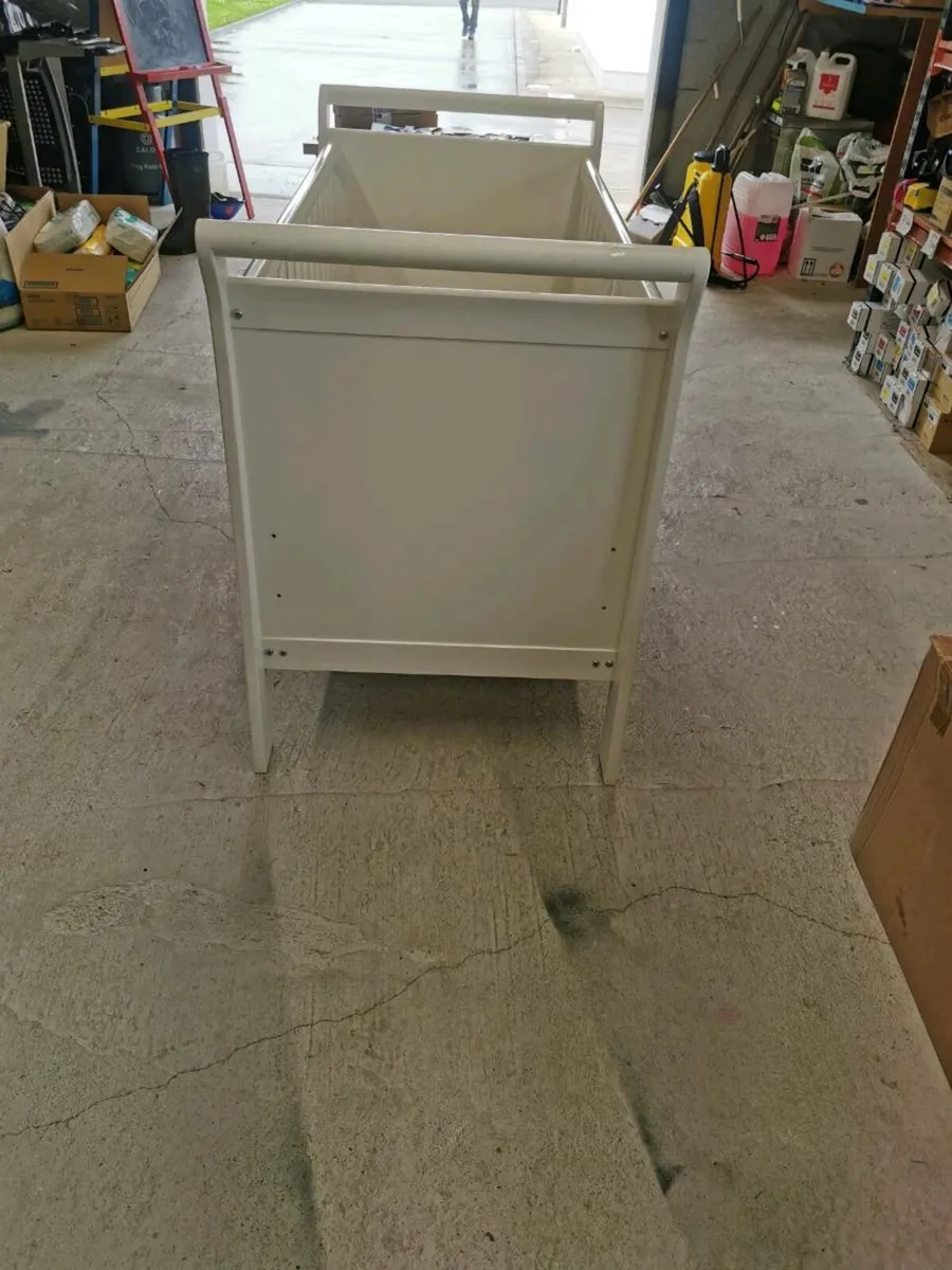 EGG Buggie & Cot - Image 1