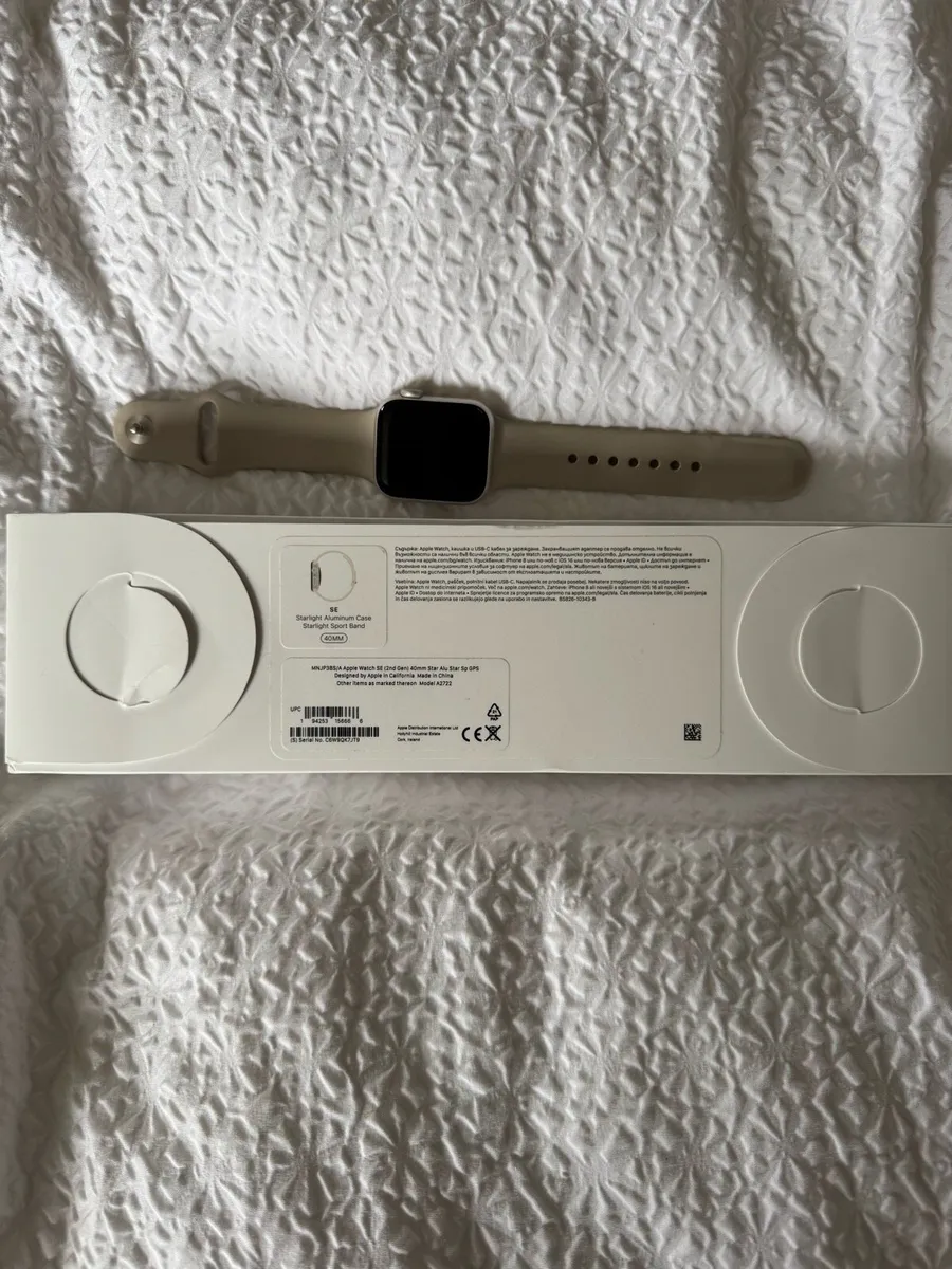 Apple Watch SE 40mm - Image 3