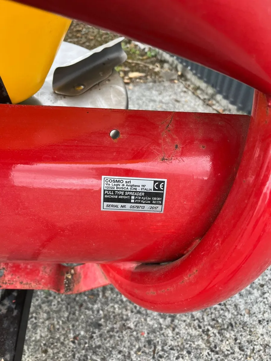Cosmo 180 Fertiliser Spreader - Image 3