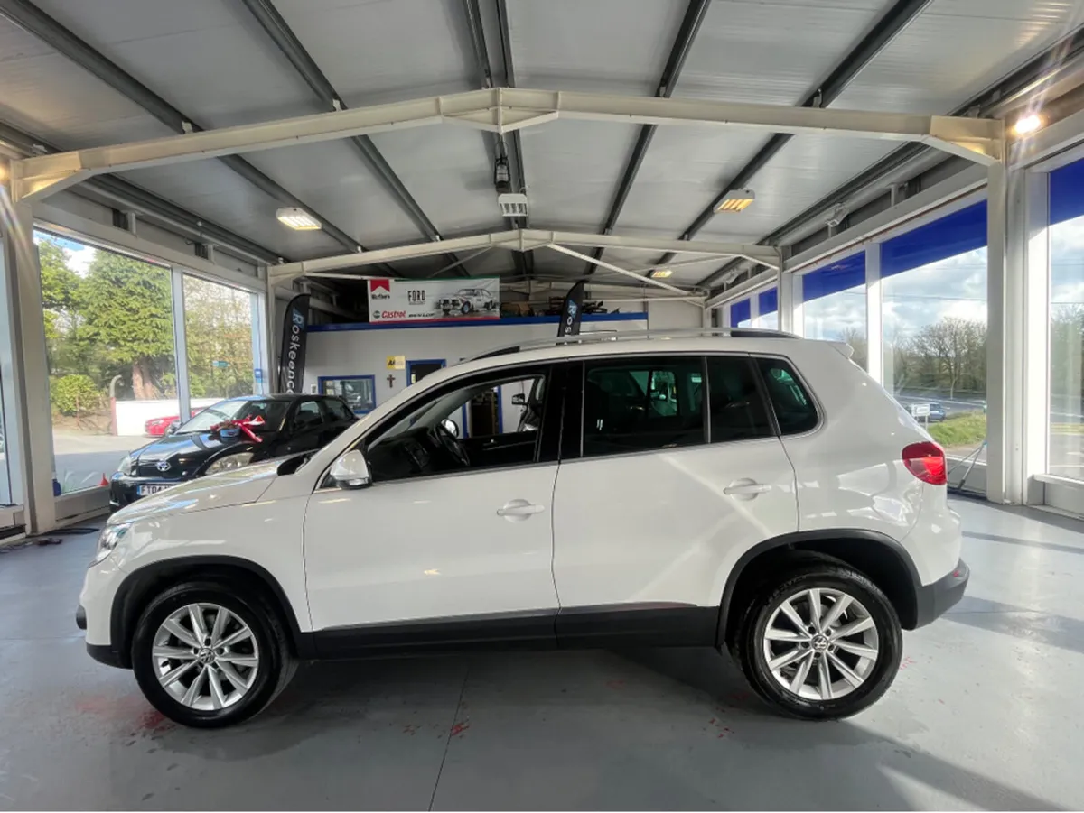 Volkswagen Tiguan SPORT 2.0 TDI MANUAL 6SPEED FWD - Image 4