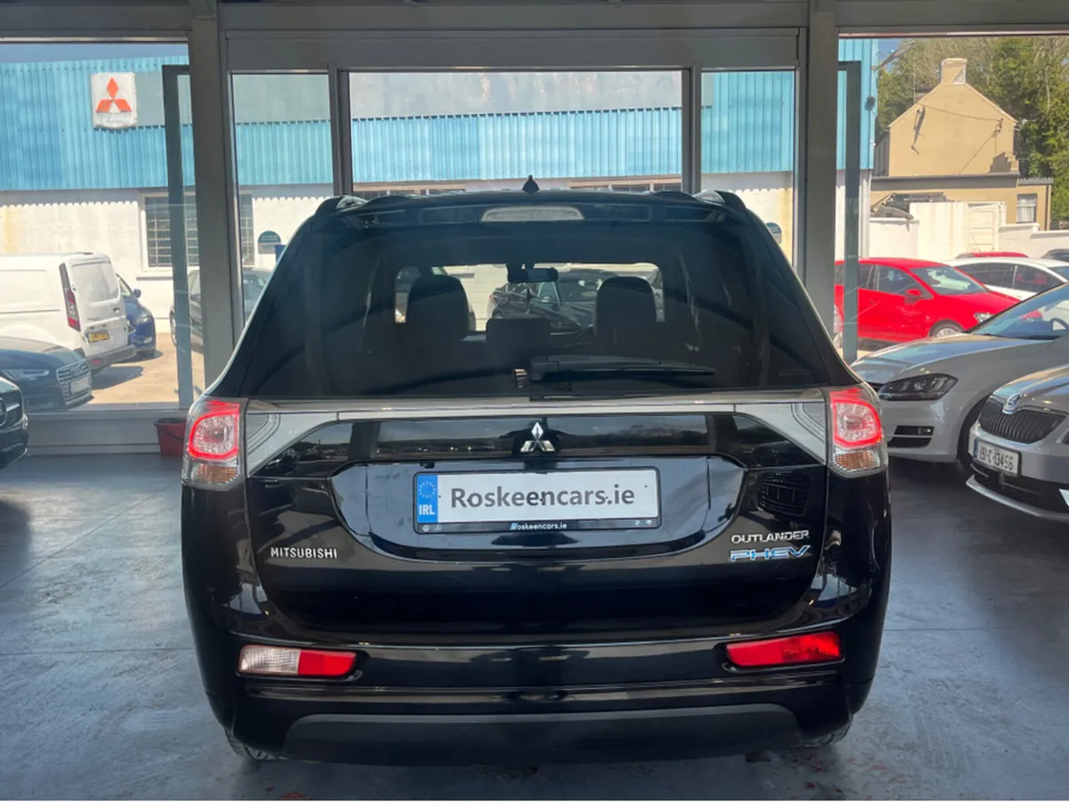 Mitsubishi Outlander MINI ONE 2.0 GX 4H PHEV 5DR A - Image 4