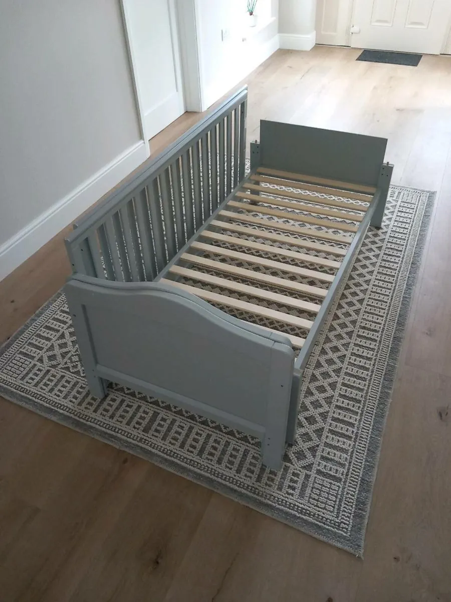 Nested Sorrento Cot Bed - Image 2