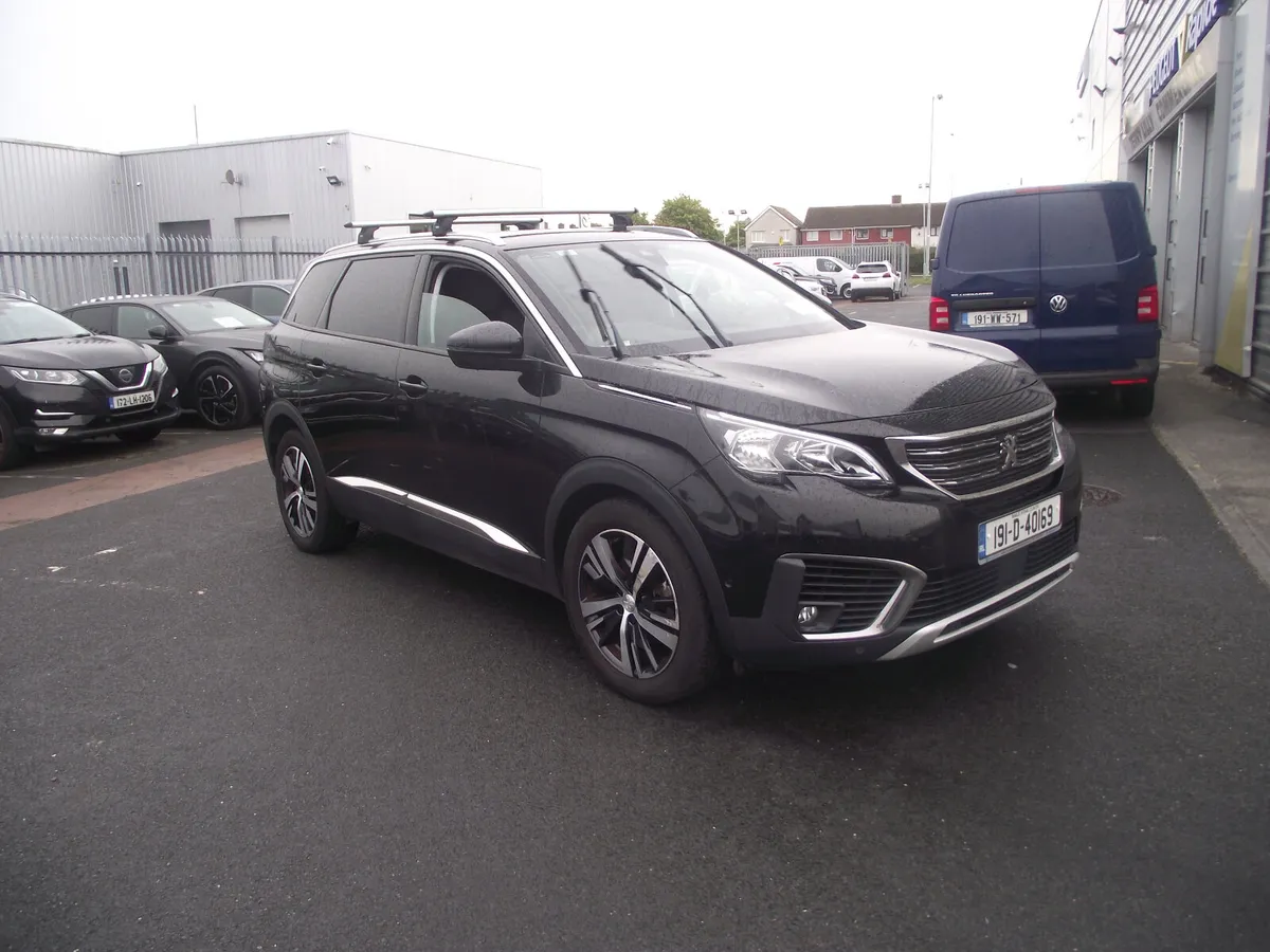 Peugeot 5008  Commercial Jeep 2019 - Image 2
