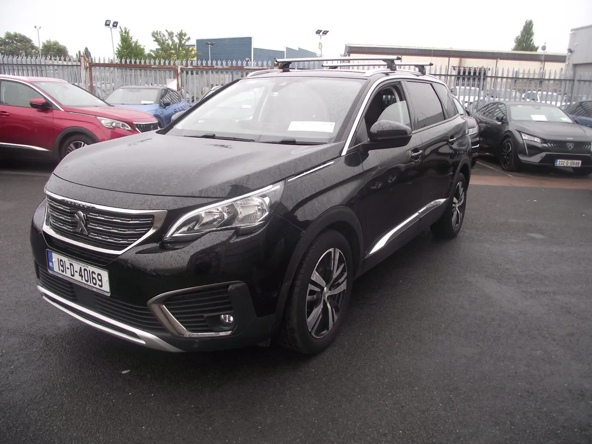 Peugeot 5008  Commercial Jeep 2019 - Image 3