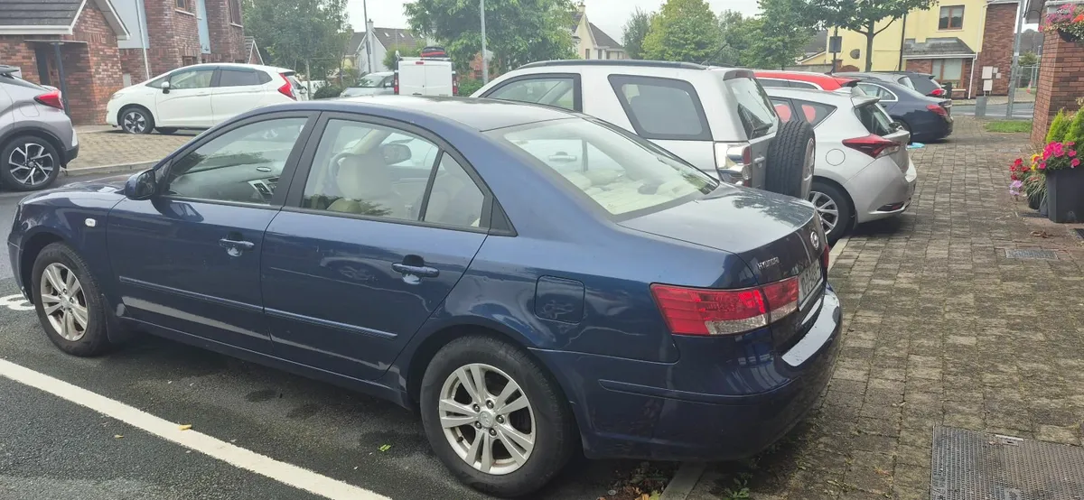 Hyundai Sonata 2010 - Image 3