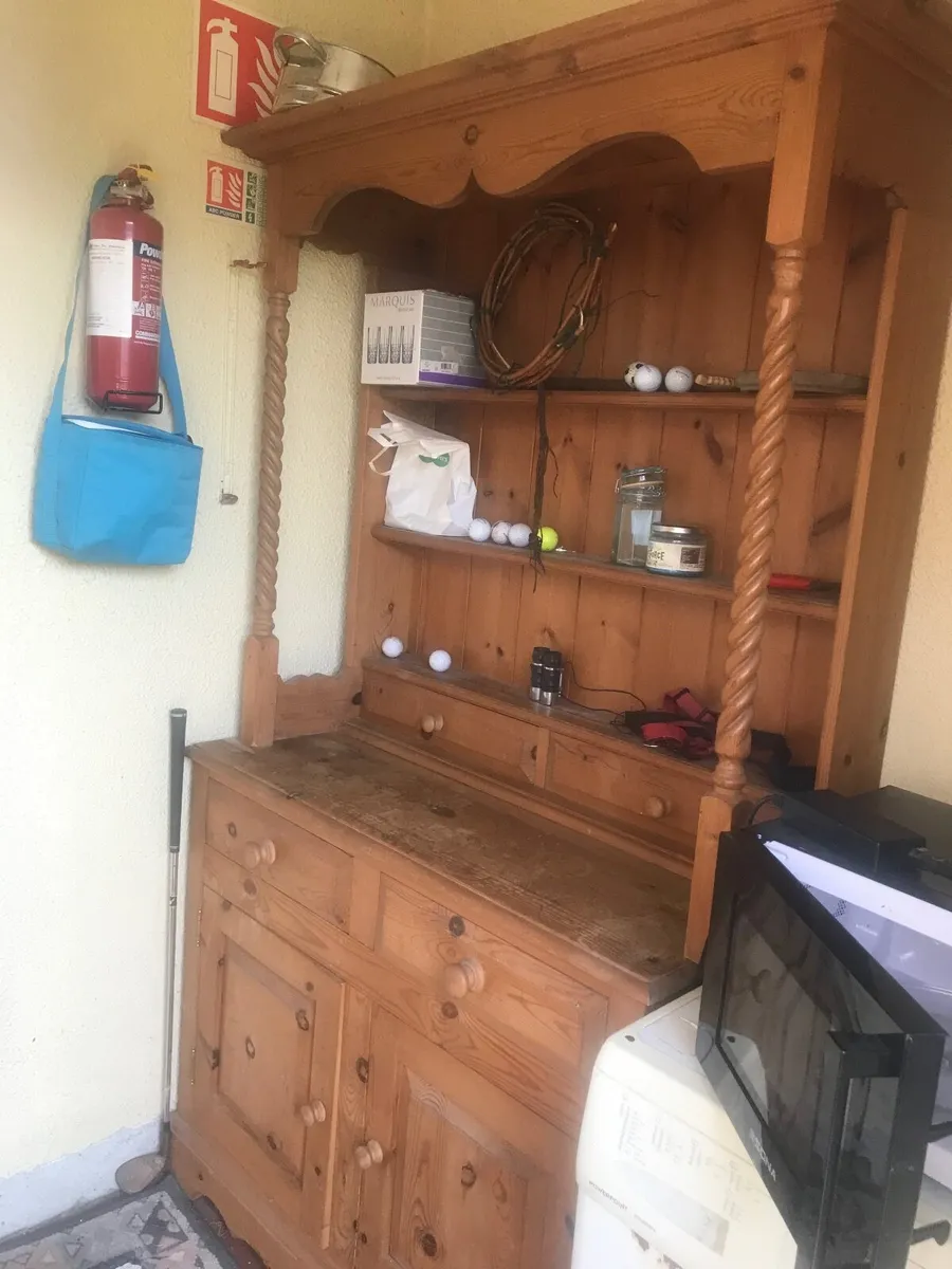 Kitchen dresser
