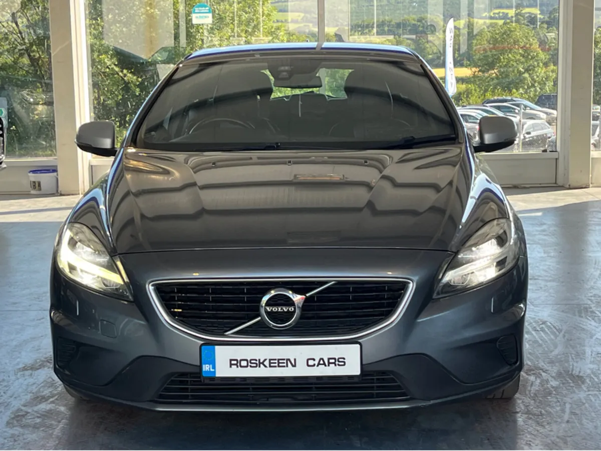 Volvo V40 R-DESIGN D2 - Image 2