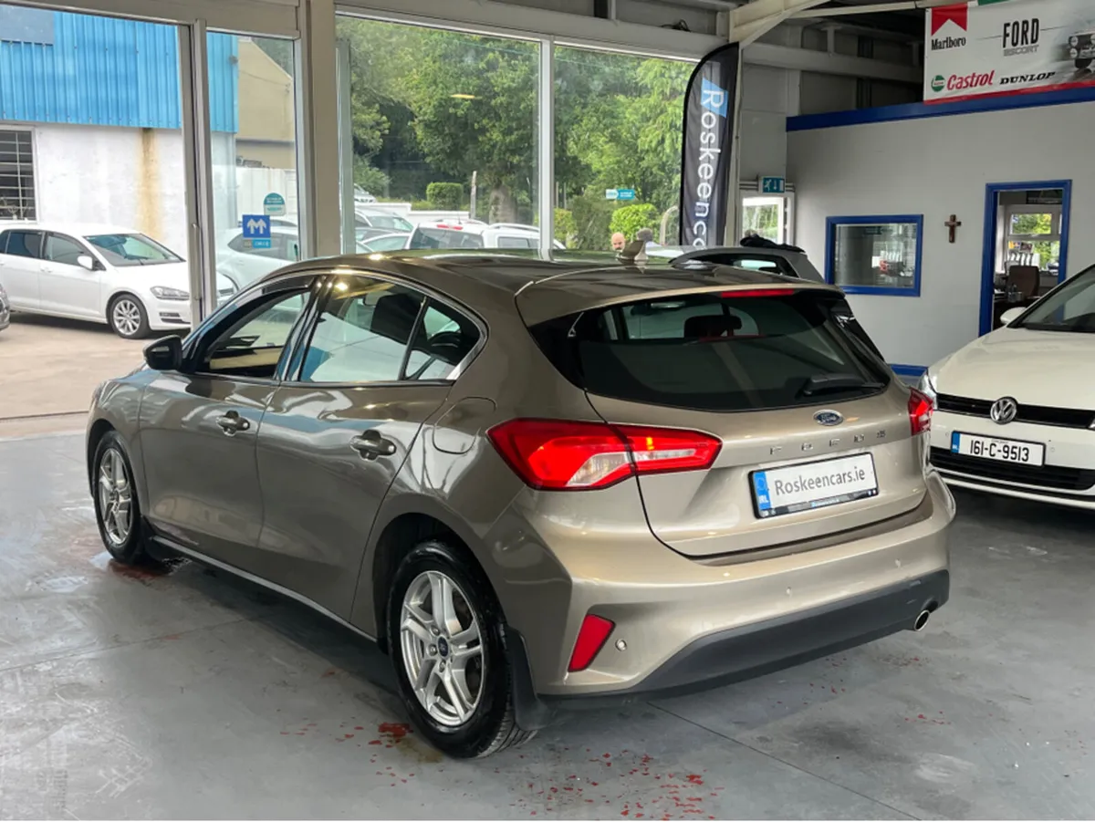 Ford Focus 1.5 TDCI ZETEC 120PS 5DR - Image 4