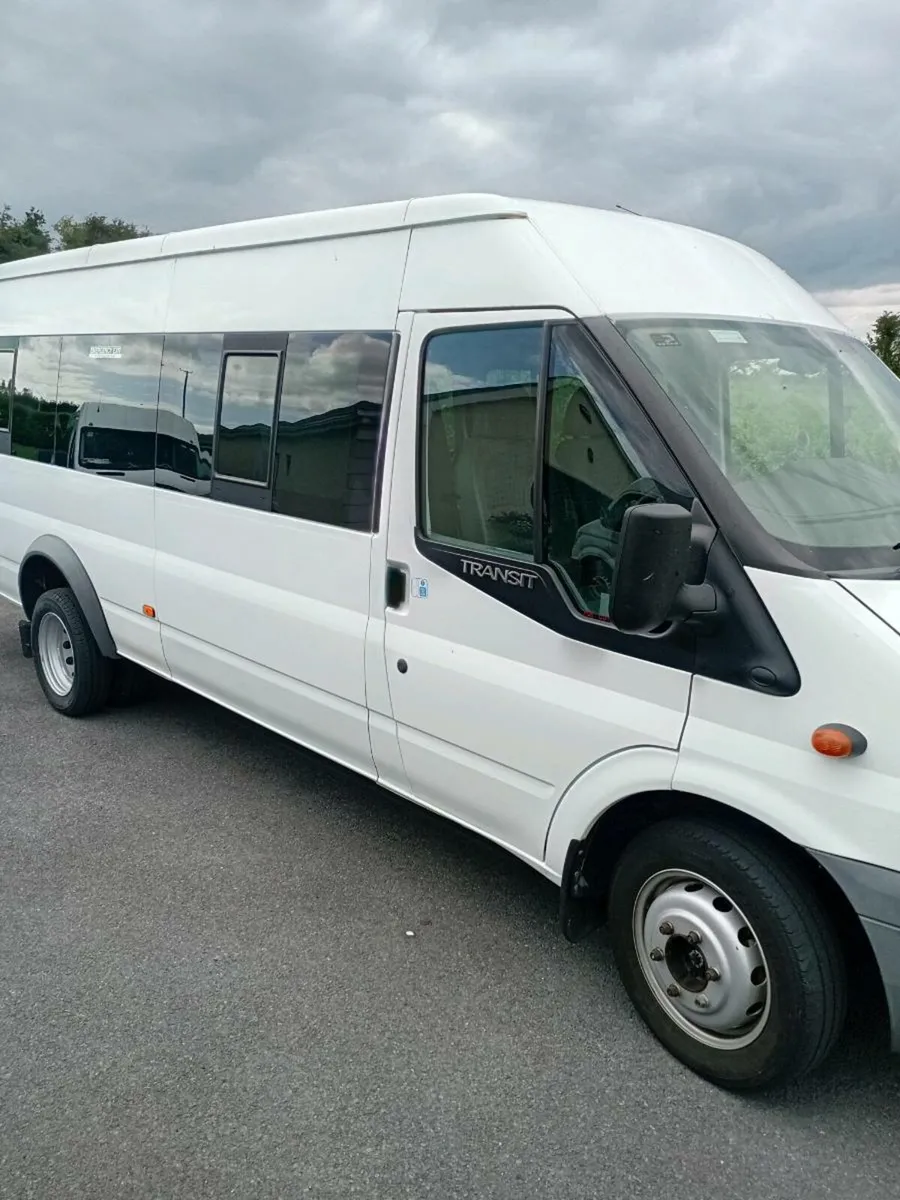 Bus - Image 1