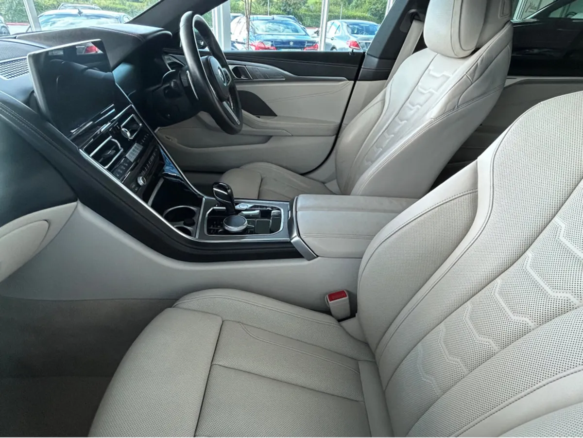 BMW 8-Series M SPORT GRAN COUPE PRO * TANZANITE/BE - Image 3
