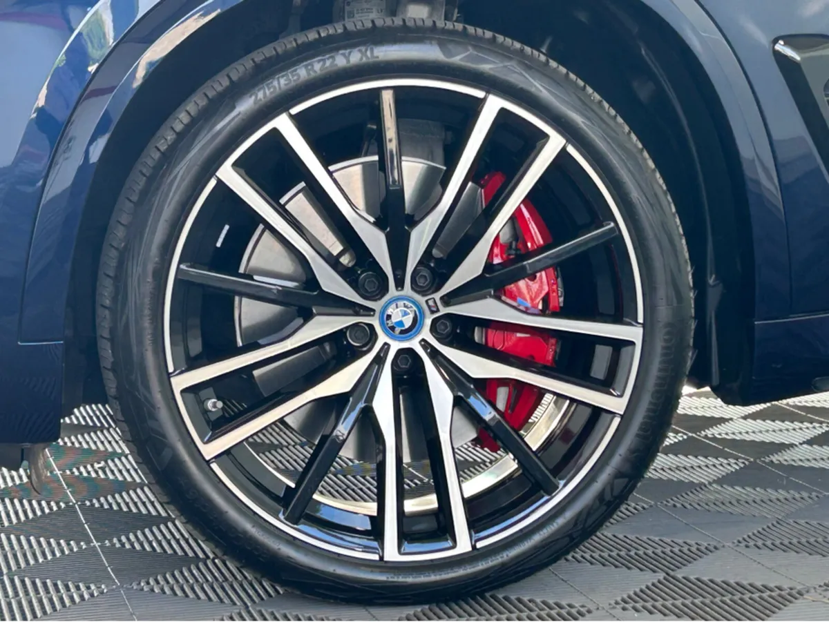 BMW X5 XDRIVE50E M SPORT PRO - SILVERSTONE LEATHER - Image 4